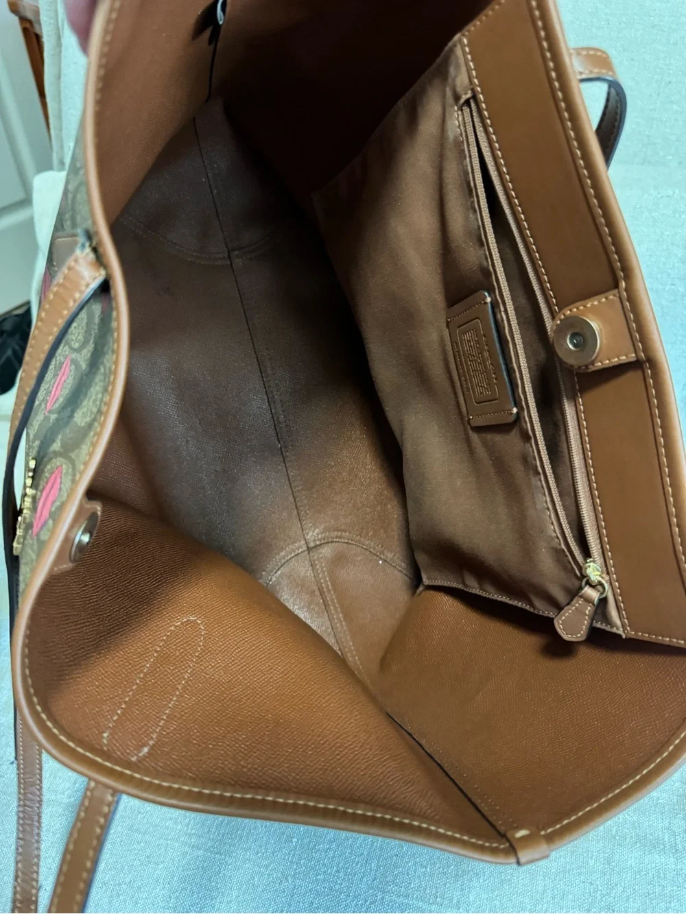 Coach Signature Canvas Kiss Print City Tote Brown & Pink